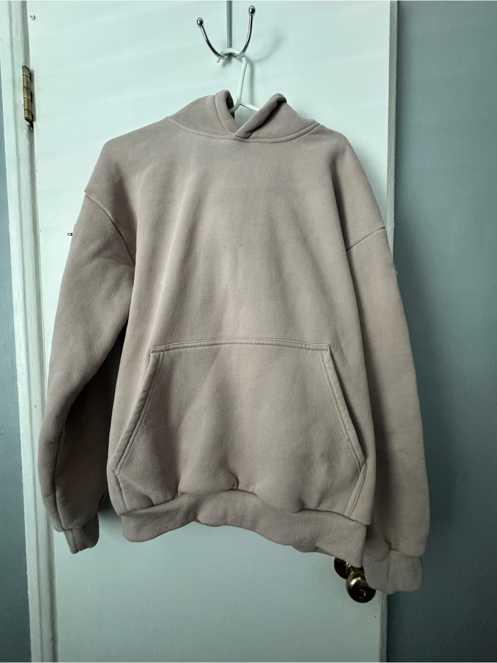 Comfrt Travel Essentials Hoodie. Bark Color. Size Medium.